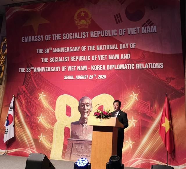 Đại sứ Vũ Hồ phát biểu chúc mừng kỷ niệm 80 năm Quốc khánh nước Cộng hòa Xã hội chủ nghĩa Việt Nam và&nbsp;33 năm thiết lập quan hệ Việt Nam-Hàn Quốc ẢnhHoàng Phương Ly