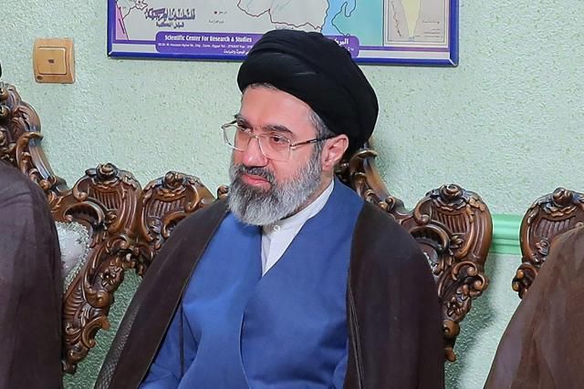 Mojtaba Khamenei được bầu làm lãnh đạo tối cao mới của Iran [Ảnh=AFP Yonhap News]