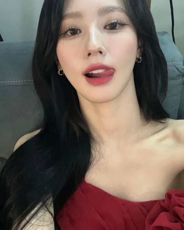 셀카각이 좋은 아이들 미연 은근한 혀낼름 | mbong.kr 엠봉