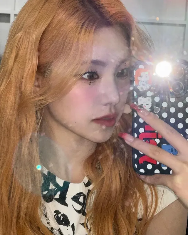 붉은색 머리가 잘 어울리는 ITZY 예지 유나 | mbong.kr 엠봉