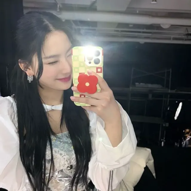 스테이씨 아이사 | mbong.kr 엠봉