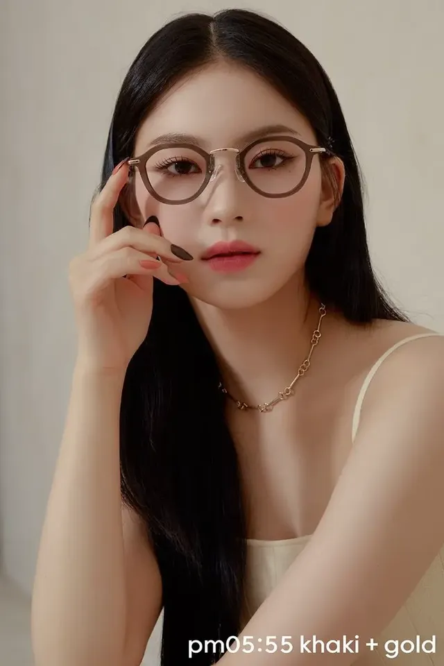 STAYC 아이사 | mbong.kr 엠봉