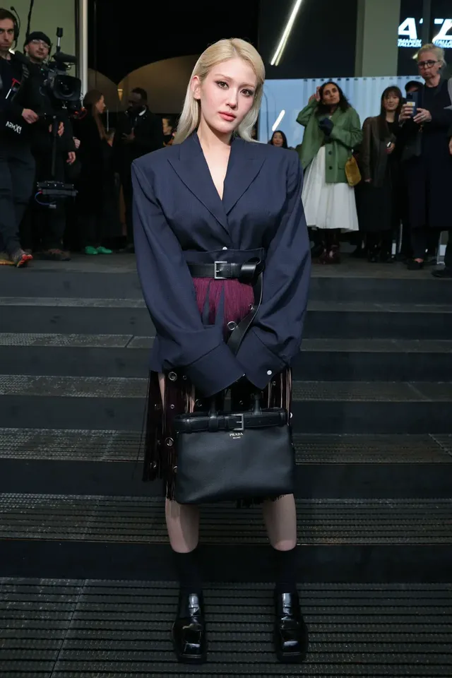 전소미 프라다 24FW 컬렉션 패션쇼 | mbong.kr 엠봉