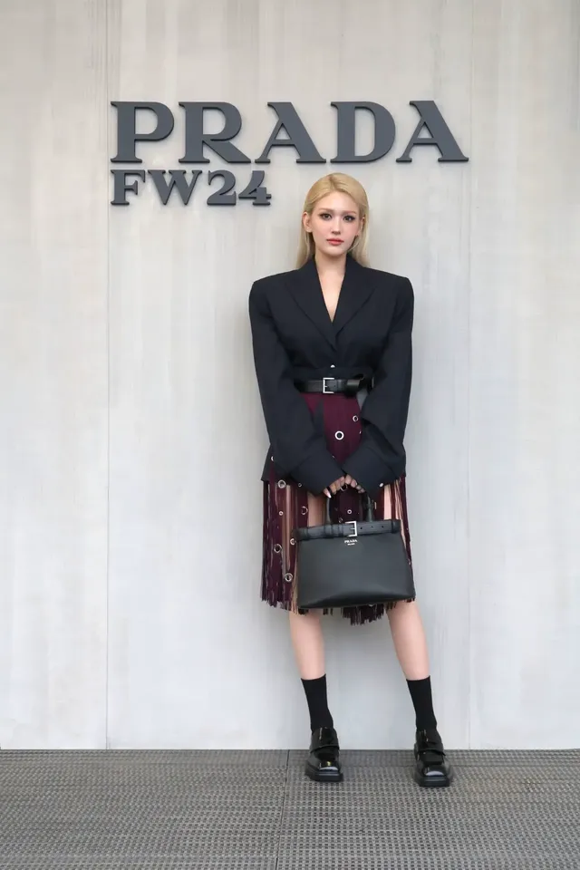 전소미 프라다 24FW 컬렉션 패션쇼 | mbong.kr 엠봉