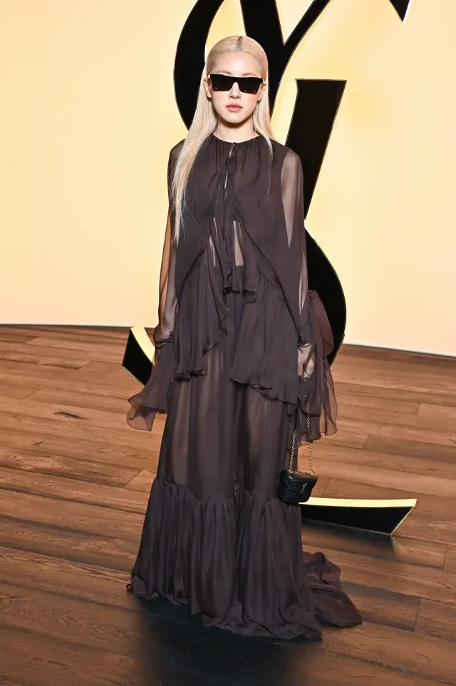 로제 (블랙핑크) 생로랑 24FW 컬렉션 패션쇼 | mbong.kr 엠봉