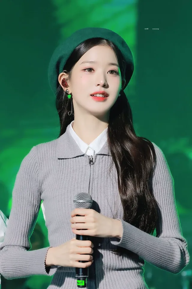 베레모가 잘 어울리는 장원영 | mbong.kr 엠봉