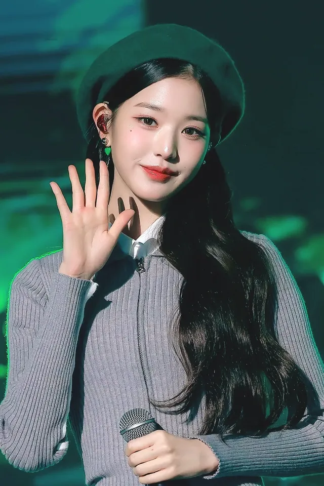 베레모가 잘 어울리는 장원영 | mbong.kr 엠봉