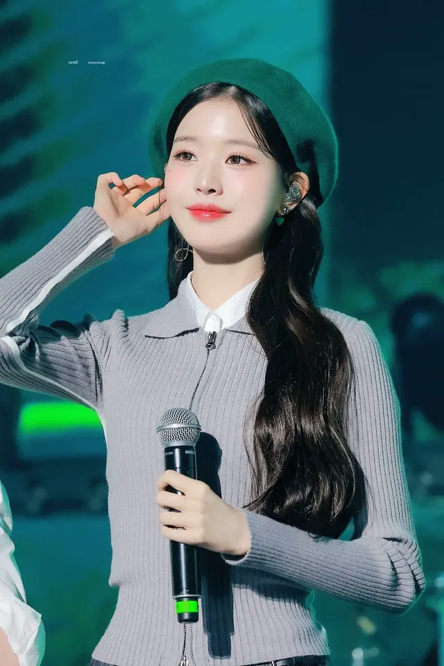 베레모가 잘 어울리는 장원영 | mbong.kr 엠봉