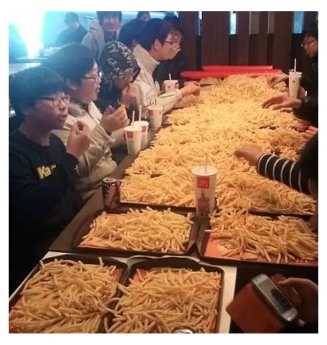 감자튀김 모임 눈물의 장면 | mbong.kr 엠봉