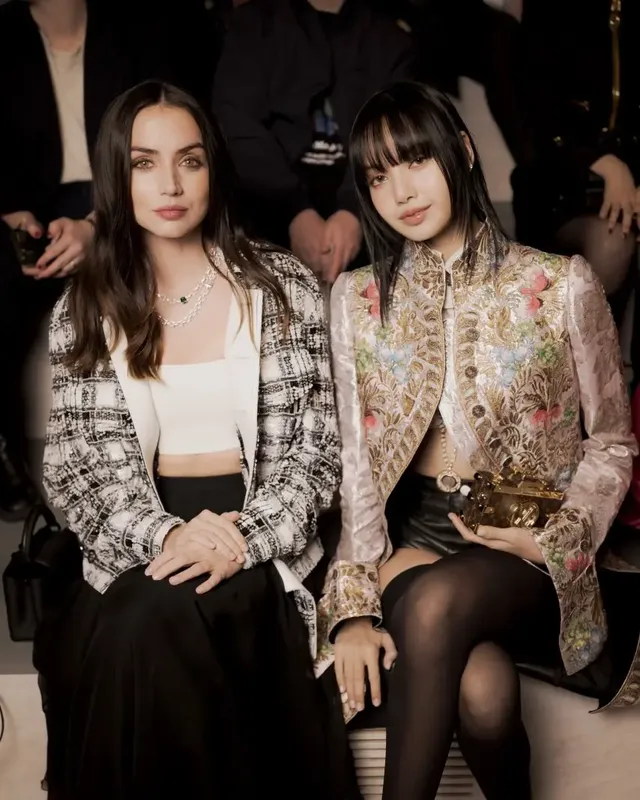 리사 (블랙핑크) 루이비��� | mbong.kr 엠봉