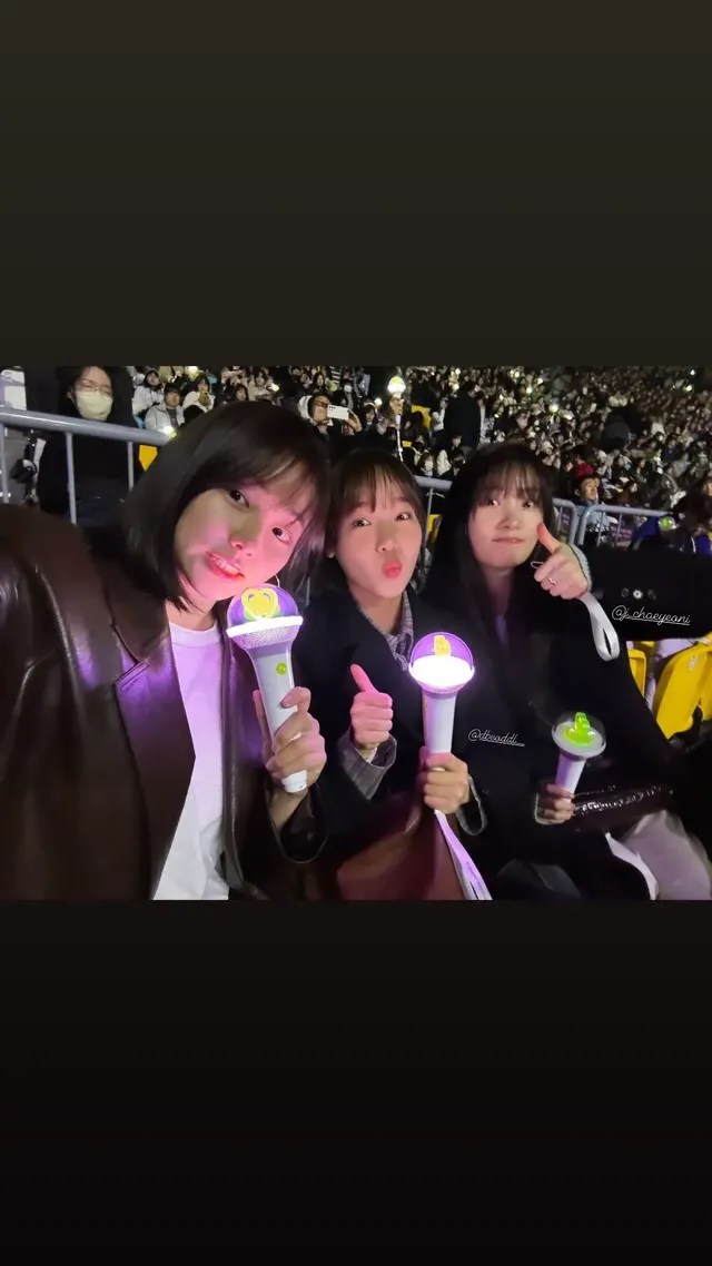 강미나 정채연 최유정 아이유콘서트 | mbong.kr 엠봉