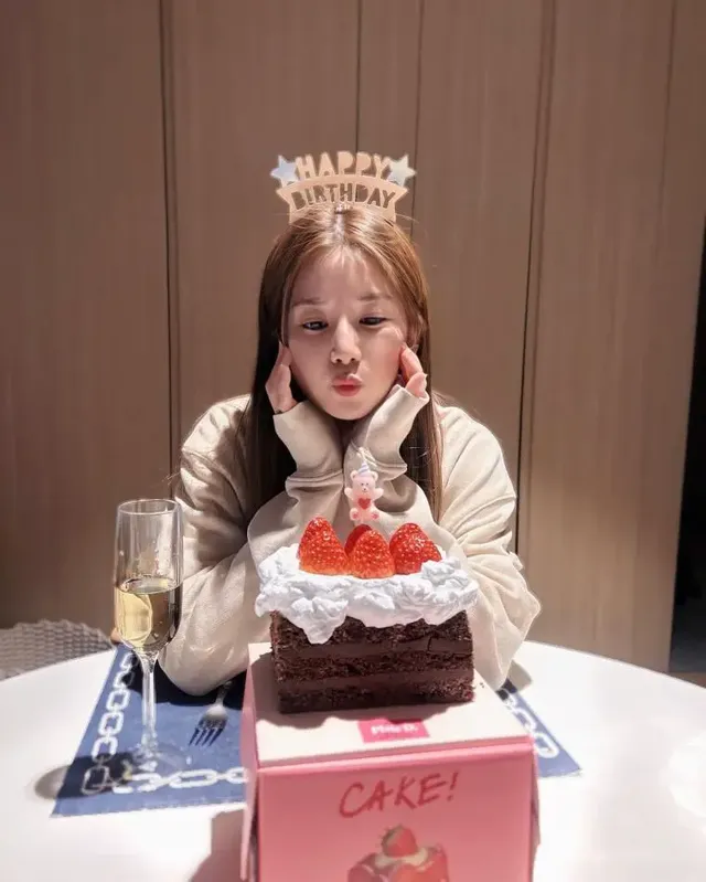 에이핑크 초롱 생일 / 초롱 인스타 | mbong.kr 엠봉