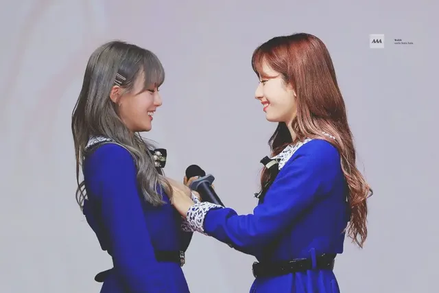 루다 챙기는 보나 | mbong.kr 엠봉