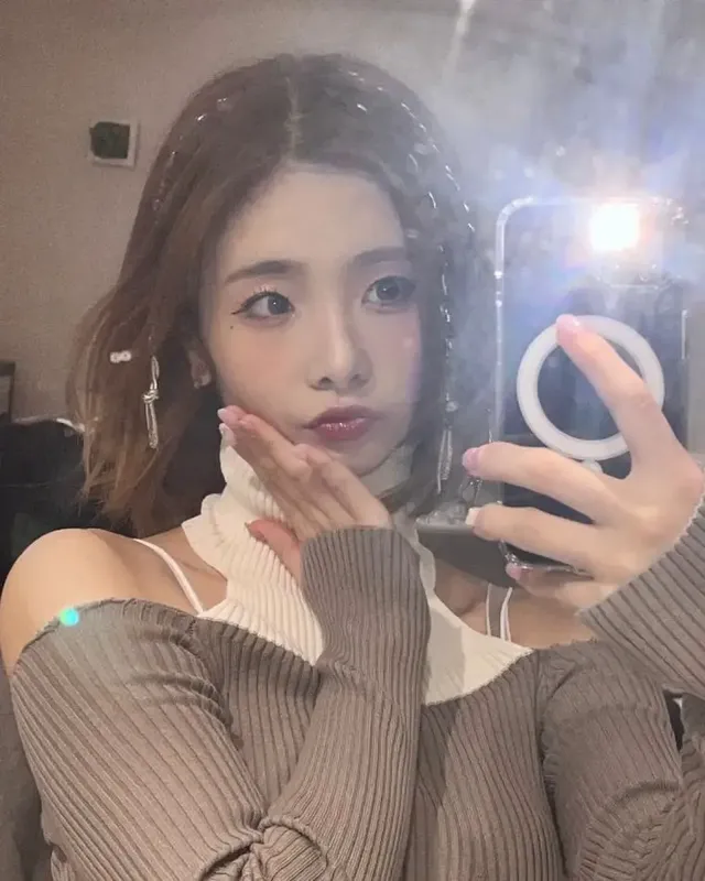 퀸즈아이 아윤 | mbong.kr 엠봉