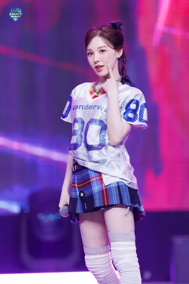 레드벨벳 웬디 엠카운트다운 현장포토 / 인기가요 피디노트 | mbong.kr 엠봉