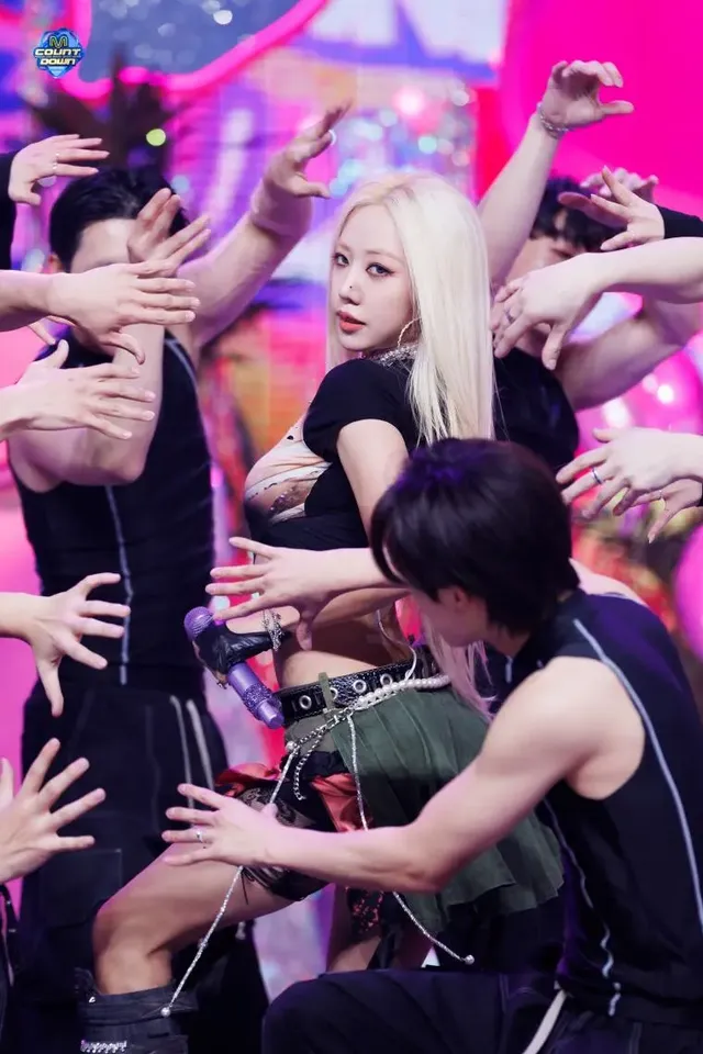 에이핑크 남주 엠카운트다운 현장포토 / 남주 인스타 | mbong.kr 엠봉