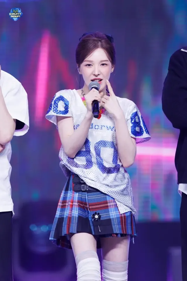 레드벨벳 웬디 엠카운트다운 현장포토 / 인기가요 피디노트 | mbong.kr 엠봉