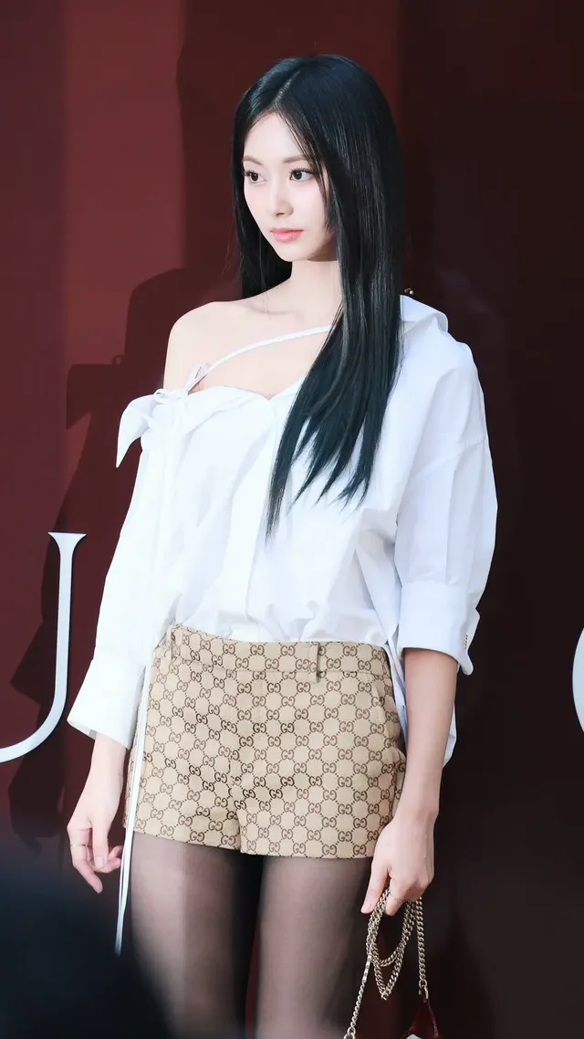 쯔위 (트와이스)_ 구찌 앙코라 팝업스토어 오픈 행사 | mbong.kr 엠봉