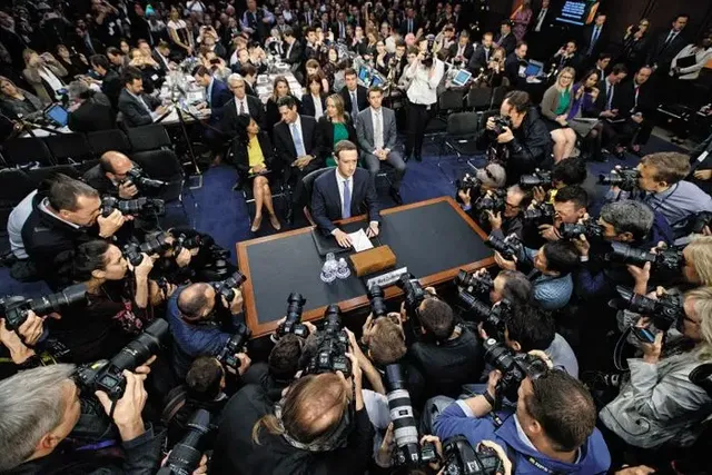 마크 저커버그 랩틸리언 된거 이해되는 당시 상황 | mbong.kr 엠봉