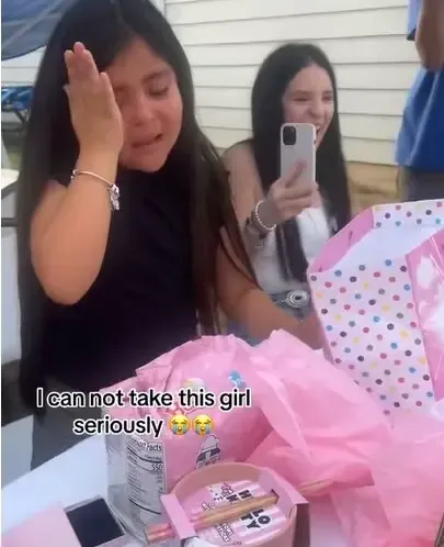 까르보불닭 선물 받고 좋아서 펑펑 운 소녀 근황 ㄷㄷ.jpg | mbong.kr 엠봉