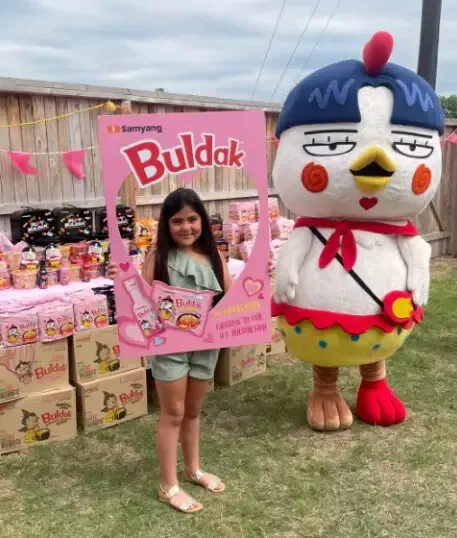 까르보불닭 선물 받고 좋아서 펑펑 운 소녀 근황 ㄷㄷ.jpg | mbong.kr 엠봉