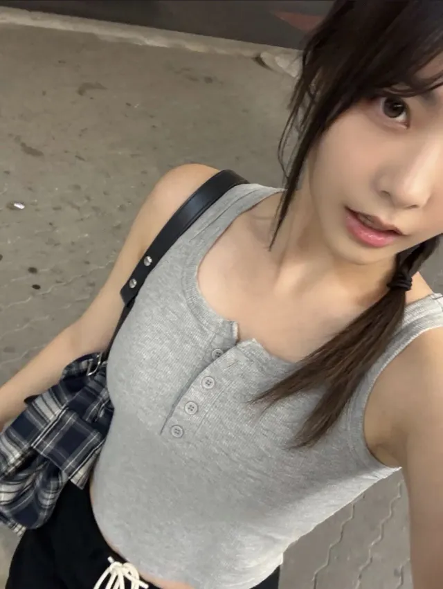 QWER 존예의 신 담당 시요밍 인스타 사진 업로드 근황