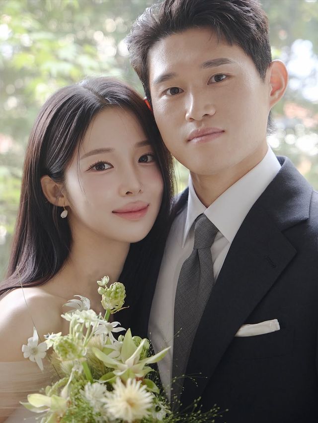 애낳고 살다 뒤늦게 식올린 이동경 웨딩사진 이미지