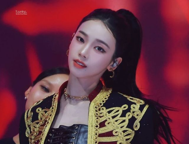 에스파 카리나 앞머리 vs 깐머리 이미지