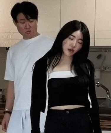 남자들이 못참는 자세 이미지