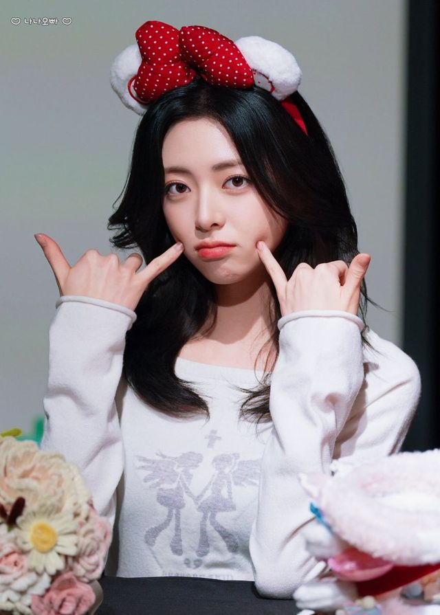 찰나를 압도하는 비주얼 아우라, ITZY 유나