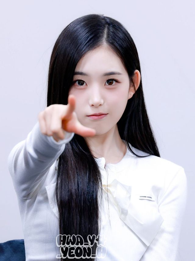 순백의 요정 무드와 사랑스러운 캣(Cat) 포인트, 트리플에스 지연의 팬 사인회 룩 이미지