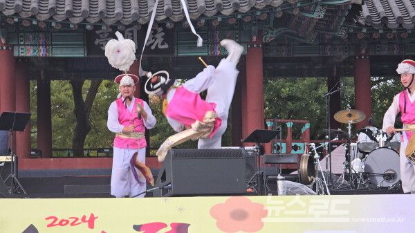 JI예술단의 '판굿'공연 [사진=서진수기자]