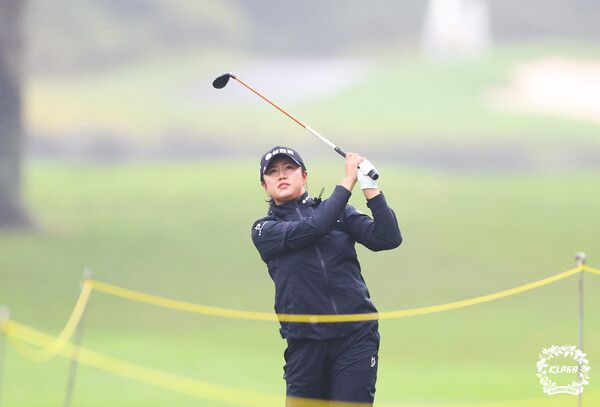 마다솜 S-OIL 챔피언십 2024 2R 1번홀 세컨드샷 (KLPGA 사진제공)