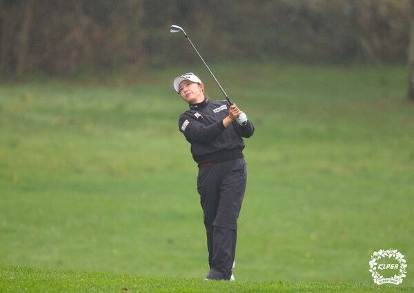 배소현 S-OIL 챔피언십 2024 2R 1번홀 아이언샷 (KLPGA 사진제공)