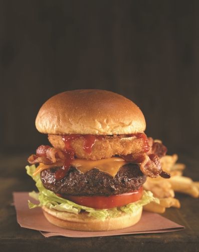 "괌은 맛있다" 하드락 카페의 시그니처 메뉴인 ‘레전더리 스테이크 버거’. [사진=괌정부관광청]