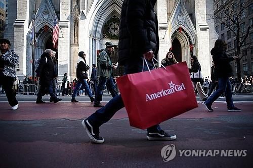 뉴욕 맨해튼 쇼핑객/연합뉴스