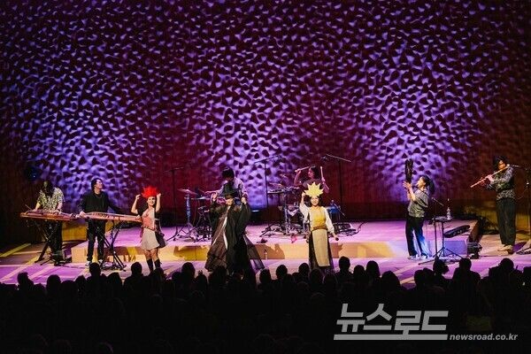 몰입감 넘치는 에너지와 열정이 가득한 공연 현장 [사진=악단광칠]