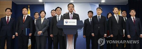 긴급성명 발표하는 최상목 부총리/연합뉴스