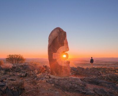 리빙 데저트 석양 조각상 [출처 =뉴사우스웨일스주 관광청]