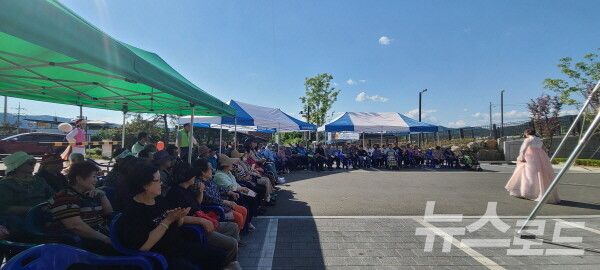 소리꾼 서미지 양이 홍천공연에서 '아름다운 나라'로 인기몰이를 하고 있다. [사진=서진수기자]