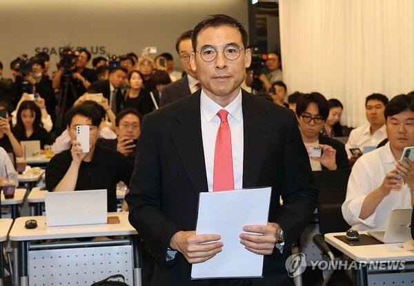 조현문 전 부사장이 기자회견을 하는 모습 [사진=연합]