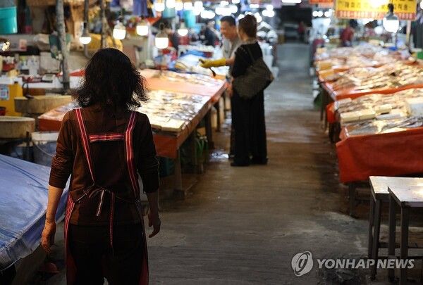 한산한 시장/연합뉴스
