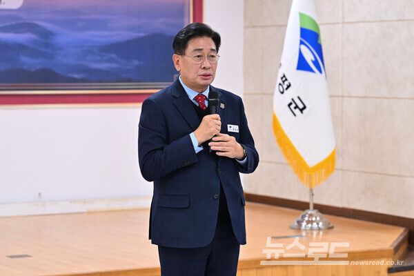 전진선 군수가 신년 기자회견에서 발언하고 있다./사진=양평군
