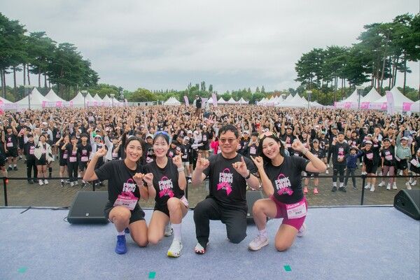 2025핑크런 단체셀카