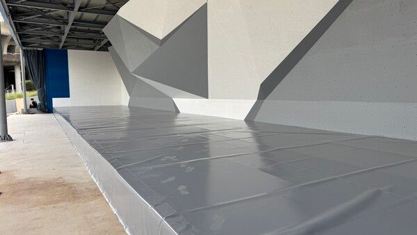 클라임코리아(주)가 시공한 부산산악경기장에서 부산시장배 전국 금정스포츠클라이밍대회가 열렸다/사진제공 =부산산악연맹