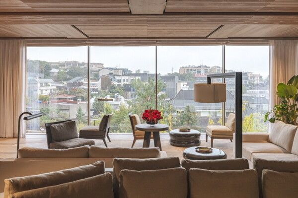 서울 용산구 한남동에 문을 연 ‘카펠라 더 클럽’은 ‘르엘 어퍼하우스’와 ‘카펠라 레지던스 서울’ 입주민 만을 위한 프라이빗 멤버십 클럽으로 운영된다.