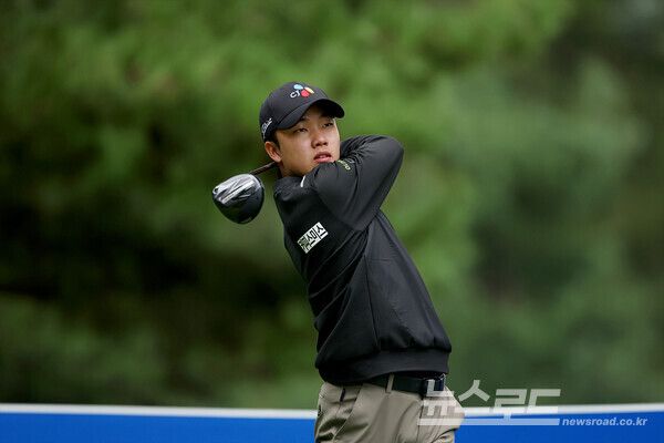 송민혁이 3번 홀에서 드라이버 티샷을 하고 있다./사진=KPGA