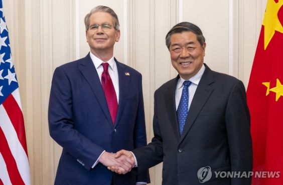 5월에 만난 베선트 미 재무장관과 허리펑 중국 부총리