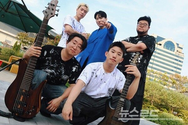 국악밴드 '오름새'의 멤버들의 모습/사진=오름새 밴드