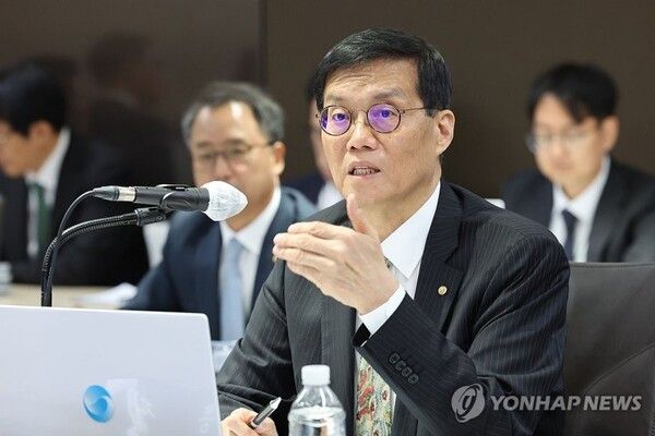 국감에서 응답하는 이창용 총재 [사진=연합뉴스]